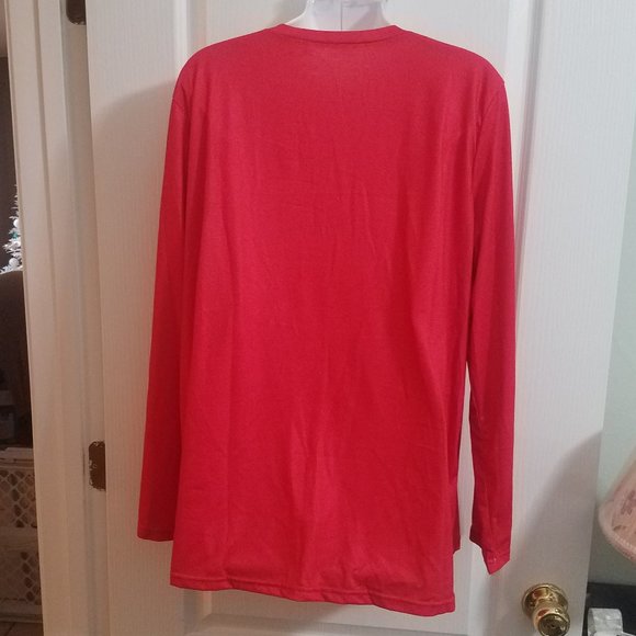 Boutique Red Heart Long Sleeve T-Shirt NWOT - Picture 2 of 2